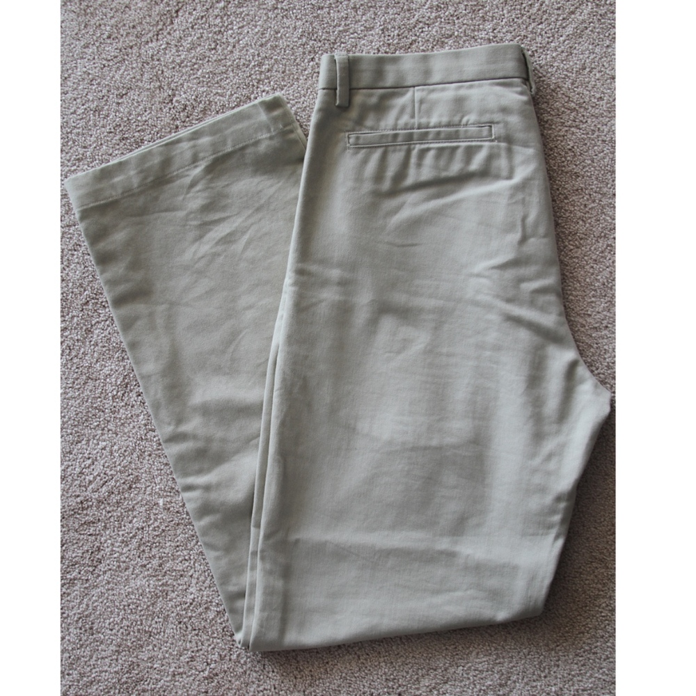 BANANA REPUBLIC KHAKI PANTS - Picture 3 of 3